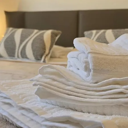 Apartamento Al Porto S I C U R O Trieste